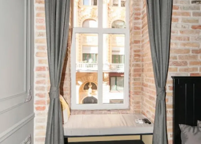 Lejlighed Geometric Luxury In The Center With 3br