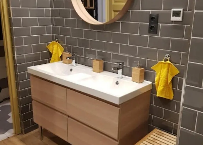 Geometric Luxury In The Center With 3br *