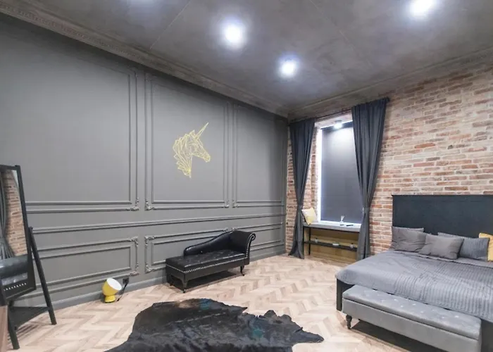 Geometric Luxury In The Center With 3br Budapest