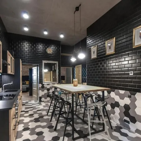 Geometric Luxury In The Center With 3br דירה *