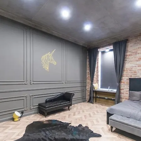 Geometric Luxury In The Center With 3br בודפשט