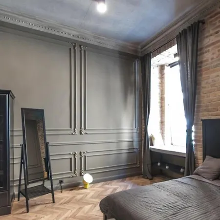 Geometric Luxury In The Center With 3br דירה