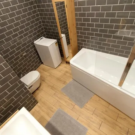 Geometric Luxury In The Center With 3br