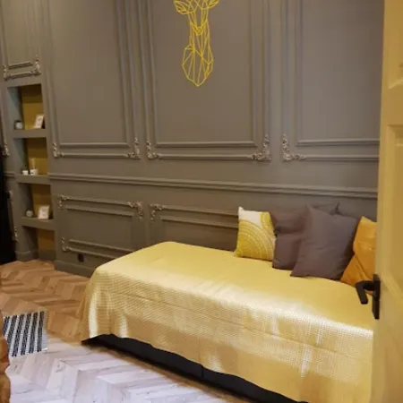 Geometric Luxury In The Center With 3br Apartment *