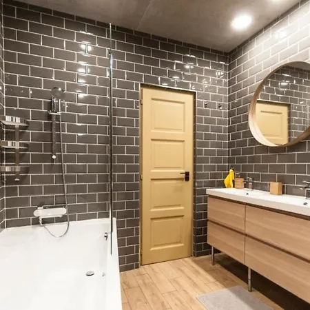 Apartment Geometric Luxury In The Center With 3br Budapest