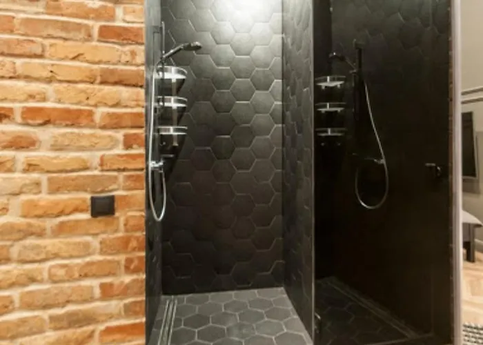 Geometric Luxury In The Center With 3br Appartamento Budapest