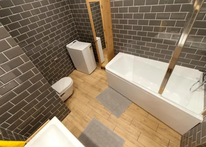 Geometric Luxury In The Center With 3br